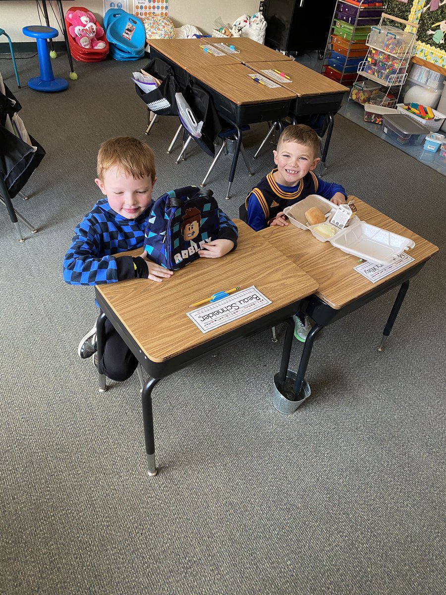 WallingSES's tweet image. Our amazing star students these last two weeks, Beau and Logan! 💜💛⭐️

#connectses
#bulletpride