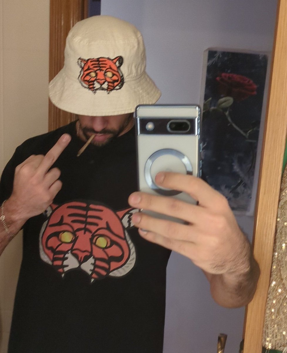 BluxuryETH's tweet photo. GM! Keep It Gutter! #GangGang #NFT #weed #pixel #tiger #Hashmask #Ethereum https://t.co/r5wKPNERCI