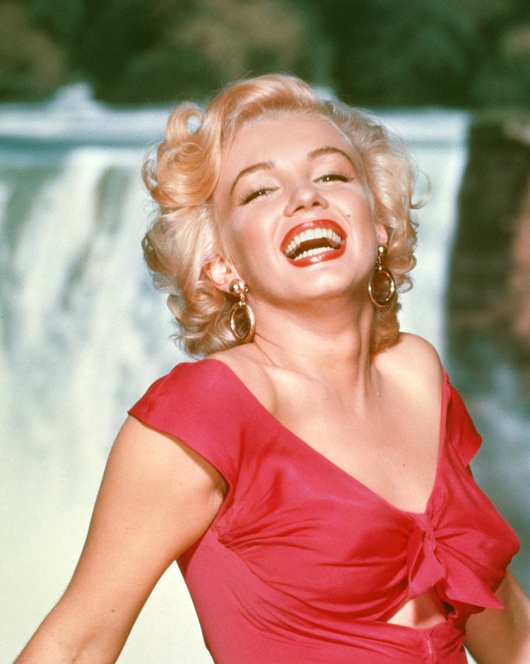 🎬On this day in 1953 🍿

Marilyn’s film, ‘Niagara’ was released! 

📸: #BernardOfHollywood

#MarilynMonroe #Icon #Star #Film #ReleaseDate #Niagara #Actress
