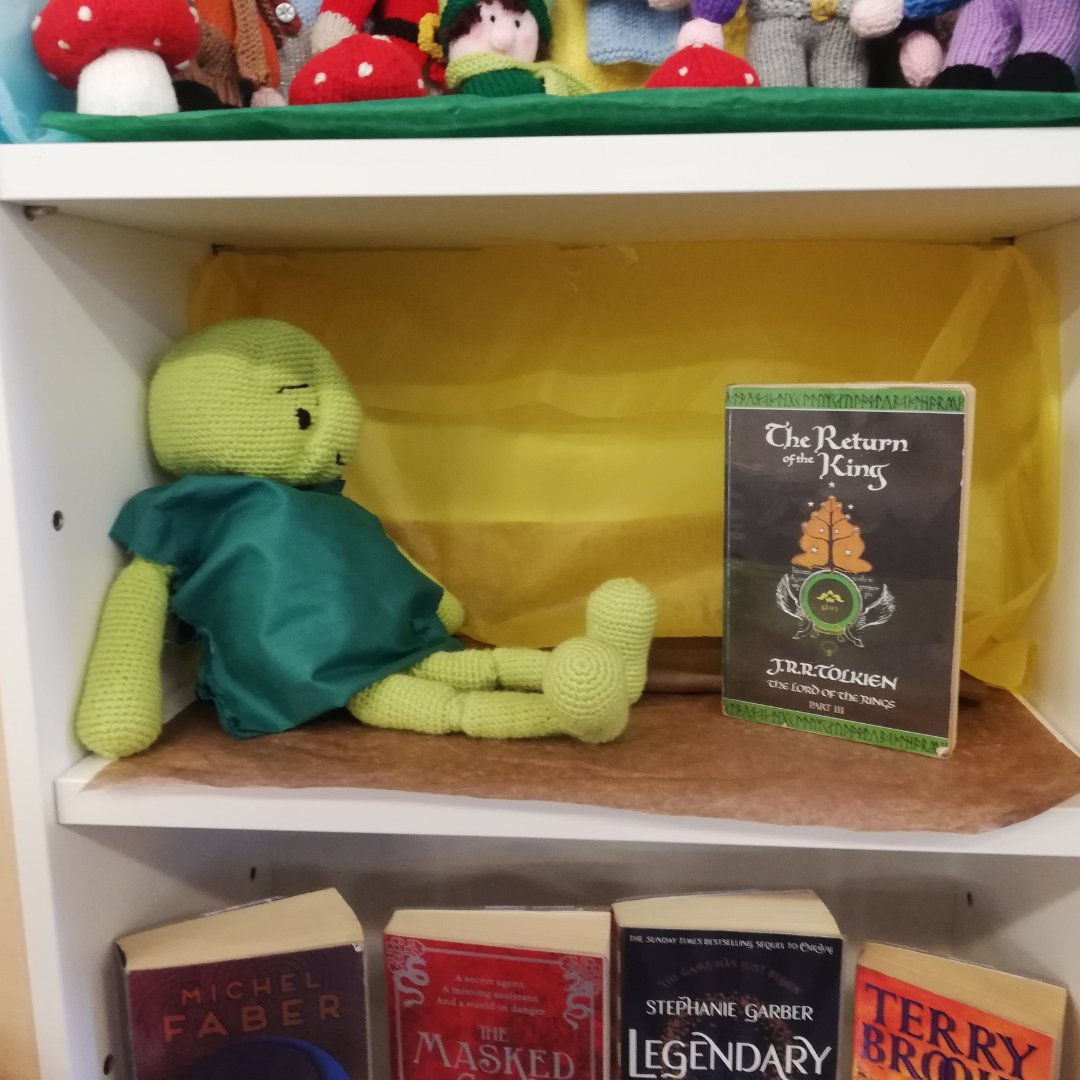 WFlibraries's tweet image. 🧶These are some of the amazing creations by the wonderful knitting group at #PontefractLibrary
Well done and thanks to them!
#knitting #fantasy #Pontefract
@wfmuseum @mywakefield