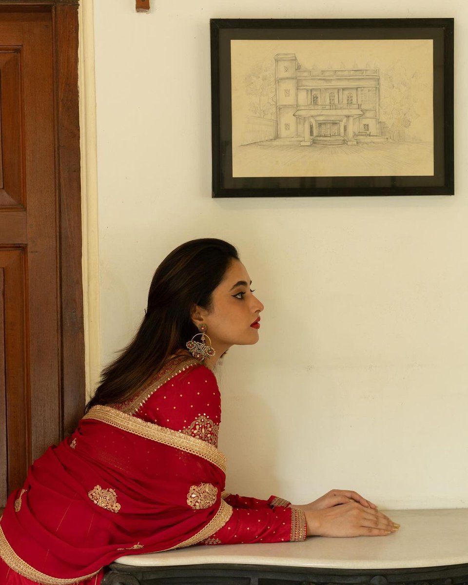 IndianCinema___'s tweet photo. The beautiful lady PAM😍
#PriyankaMohan https://t.co/ijGA2MLq63