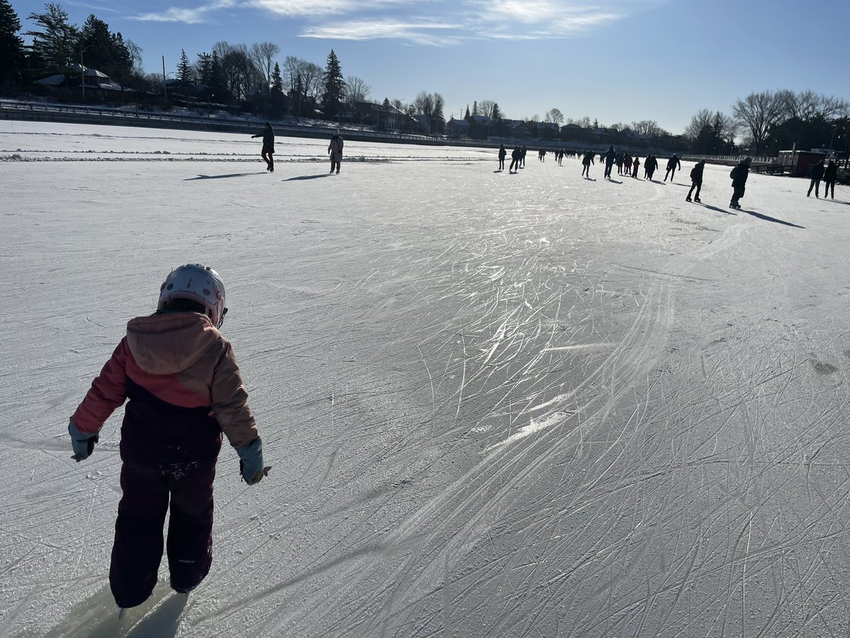 #DYK: The Guinness Book of World Records recognizes the #RideauCanal in #Canada as the world’s largest #skating rink!

Feels even more special than usual to be out on the ice this year. Awesome opening morning!

#MyOttawa #Winter2024 #WinterWonderland #Ottawa #Ontario #OutdoorFun