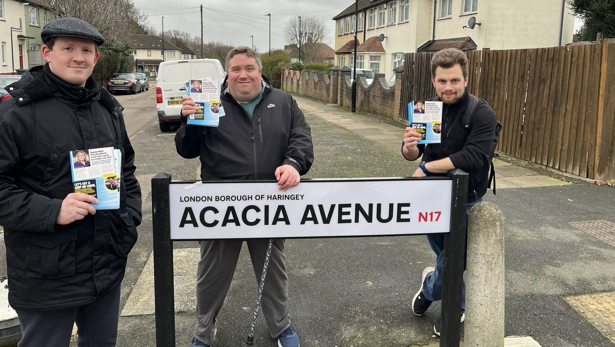 Our activists were out today campaigning for @Councillorsuzie & @Calum_McG! Lots of support on the doorsteps, residents are fed up with Sadiq Khan. #VoteConservative @TeamLondonUK