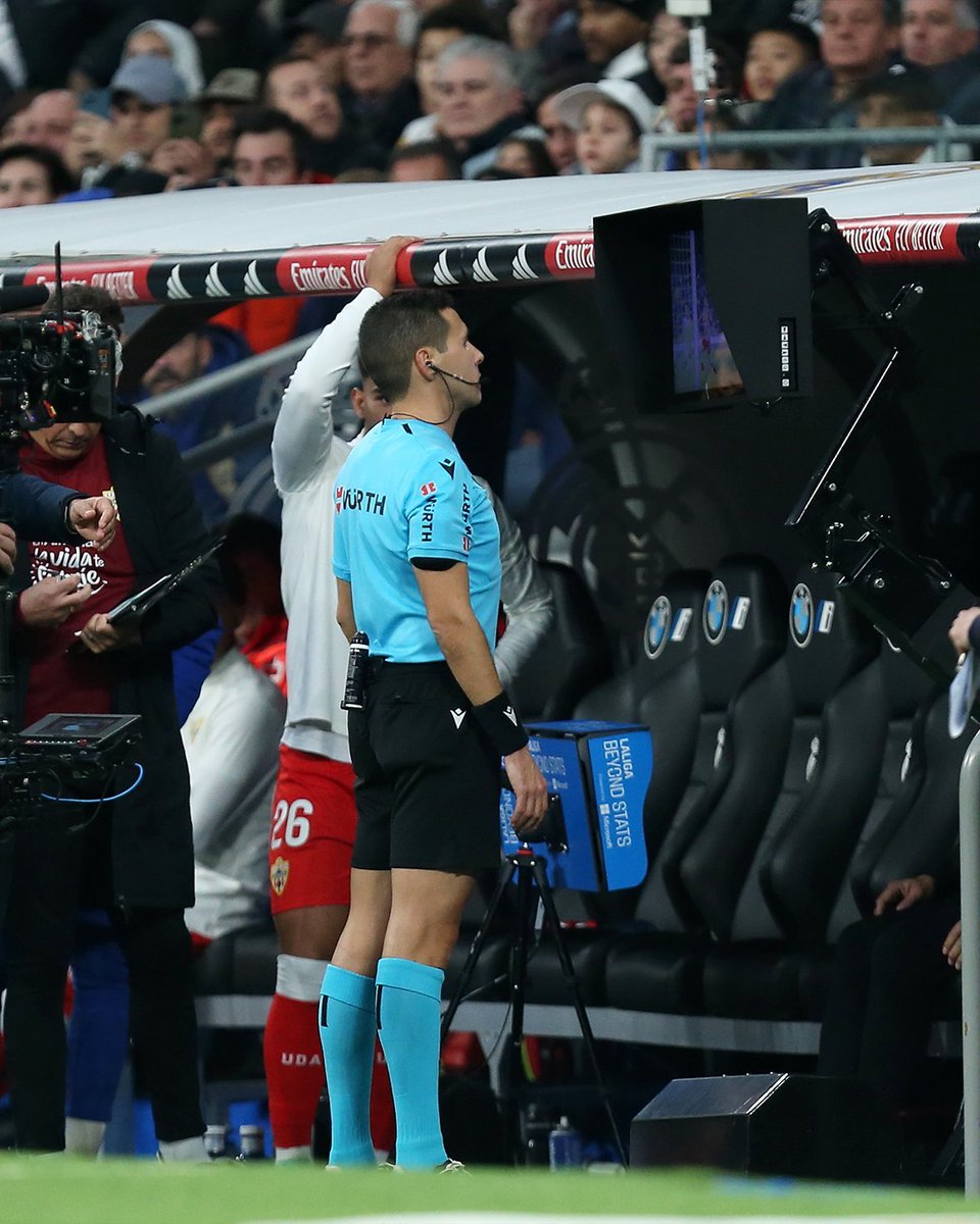 Congrats Real Madrid, only took you 12 men, 14 minutes extra time, a disallowed goal, a handball, and a soft penalty to beat the MIGHTY Almeria. Now it's time to bitch and moan about Negreira while stealing every trophy along the way.