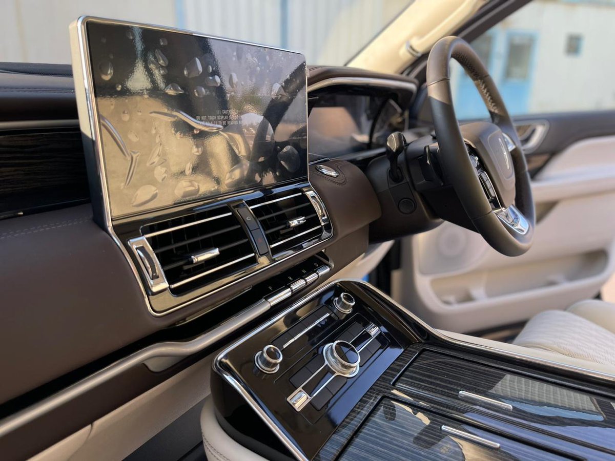 The Lincoln Navigator®is a luxurious and powerful SUV that's perfect for families or anyone who wants to travel in style. 🤙🏾: +254 731 402954 #lincolnnavigator #lincoln #lincolnnavigatorkenya #navigator #luxurycars #lincolnaviator #suv #cars #americancarskenya #musclecarskenya