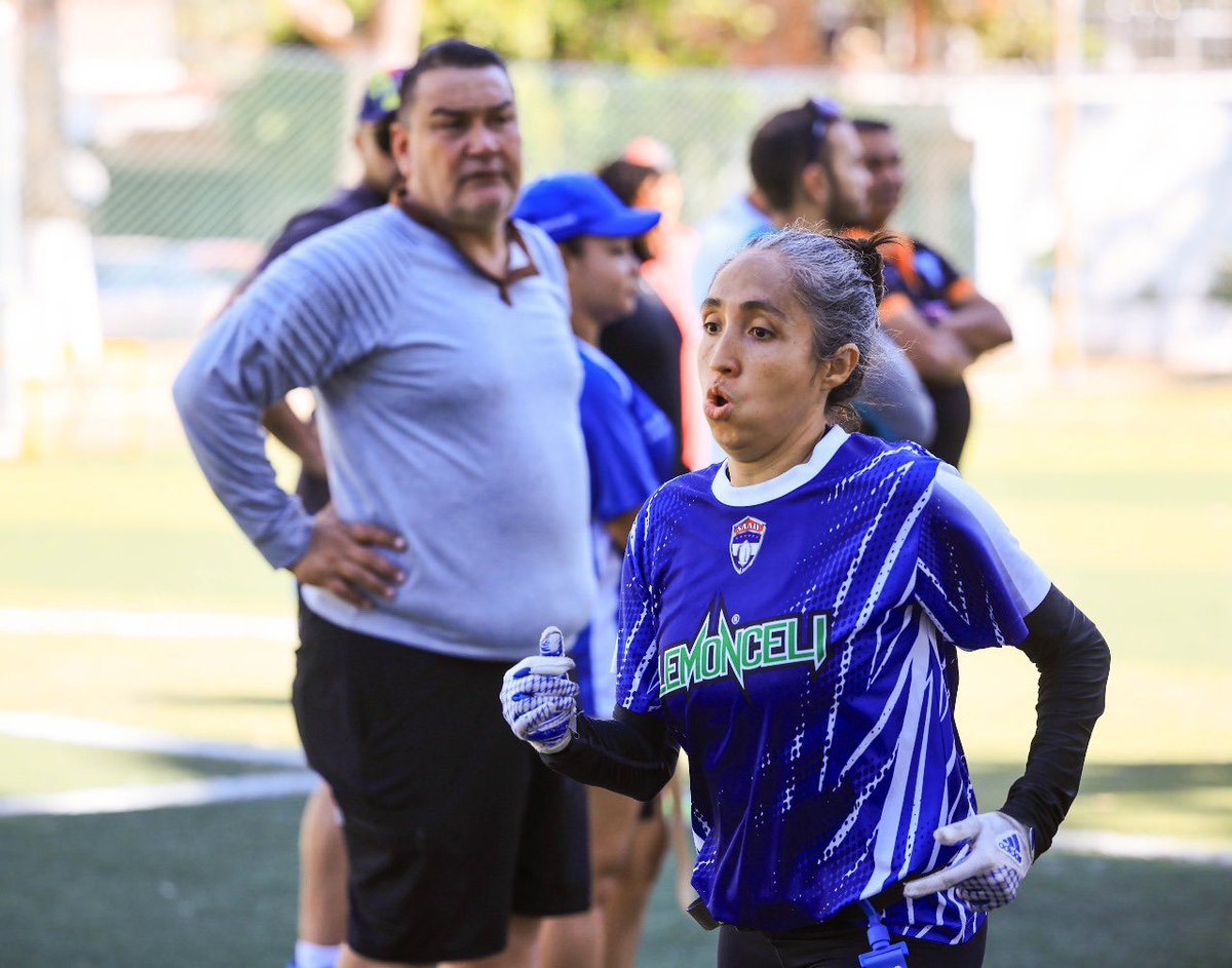 #FútbolAmericano🏈 | La Federación Salvadoreña de Football Americano Intramuros (SAAIF), en colaboración con el coach Onzee López, de la Universidad Autónoma de Nuevo Léon, México, desarrolló este fin de semana el Taller Teórico-Práctico de Flag Football IFAF 5v5.