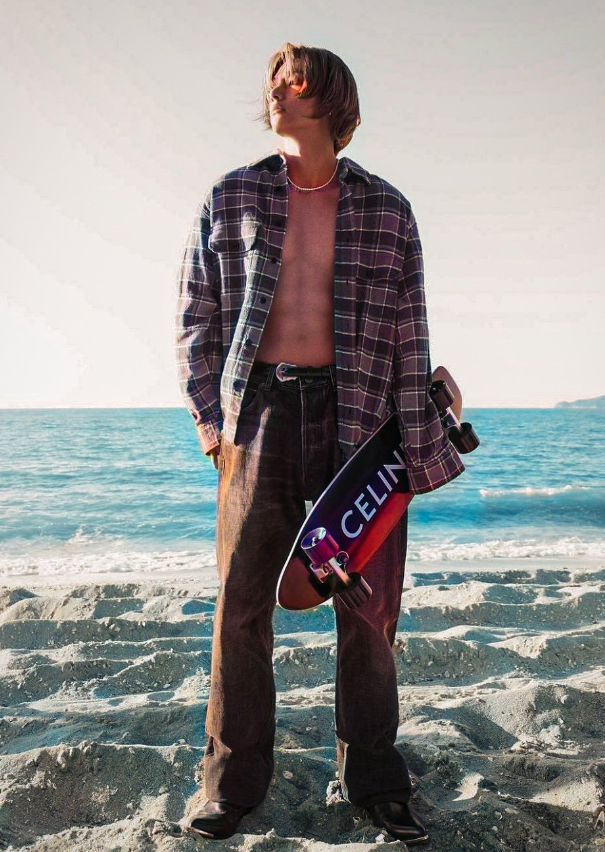 AboutMusicYT's tweet photo. Taehyung in a new photos for Bazaar Korea. https://t.co/ymVMIkZw5Y
