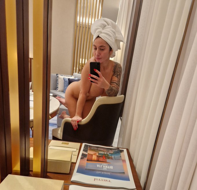 Morning! ✨️  https://t.co/qzGjOUoY1E https://t.co/KmWEcmfWDT<a href="/tag/hardsummer"class="tags"><span>#hardsummer</span></a>