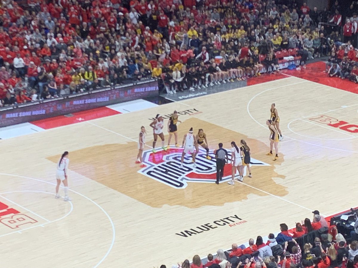 Hawkeyes going down <a href="/OhioStateWBB/">Ohio State Women’s Basketball</a> #caitlinwho