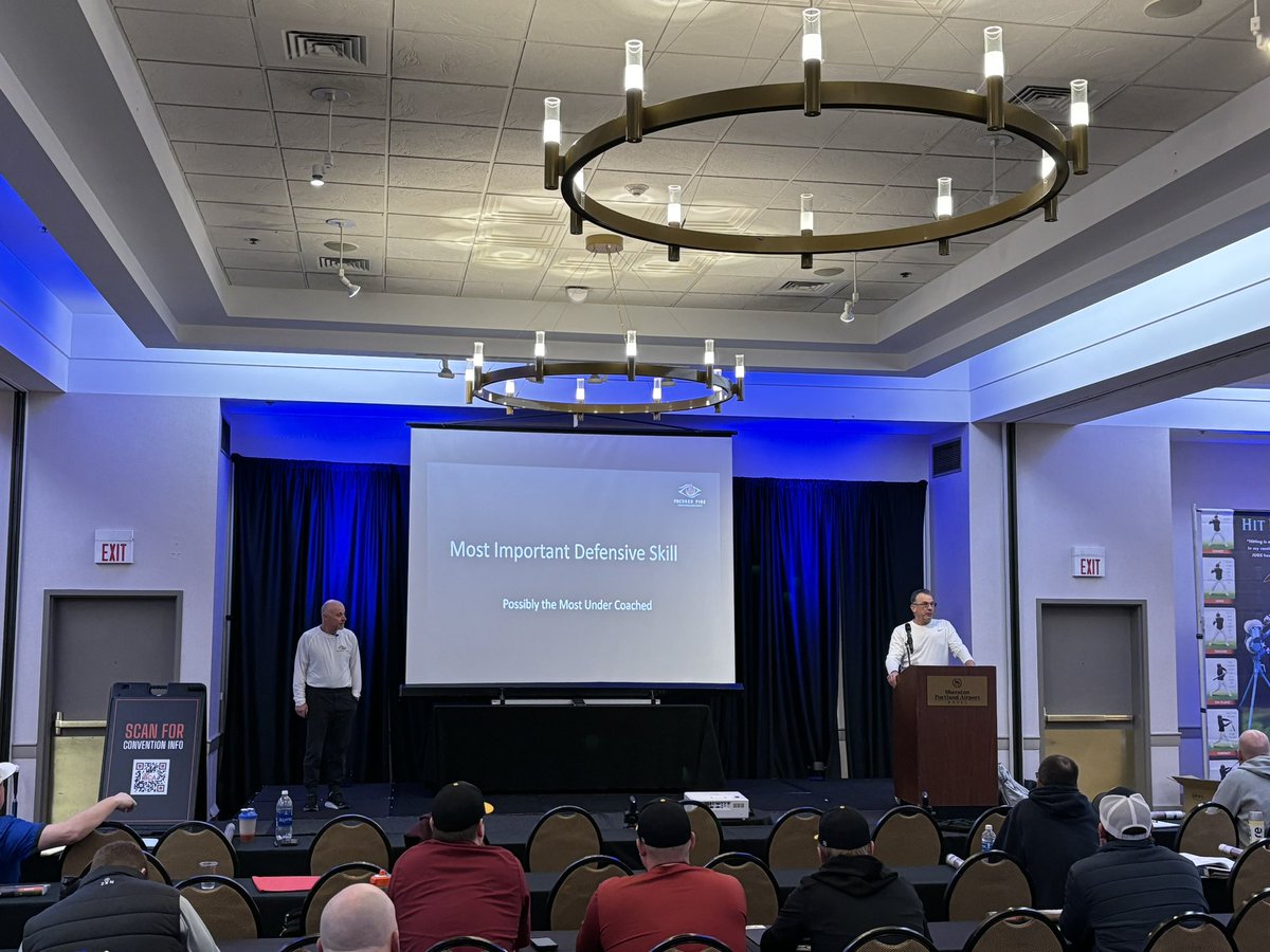 CorvKnights's tweet image. Former @GFU_Baseball coaches Marty Hunter &amp;amp; Randy Rutschman doing their thing at the @nwbca. #CatchPlay #Intent #Teaching 🙏