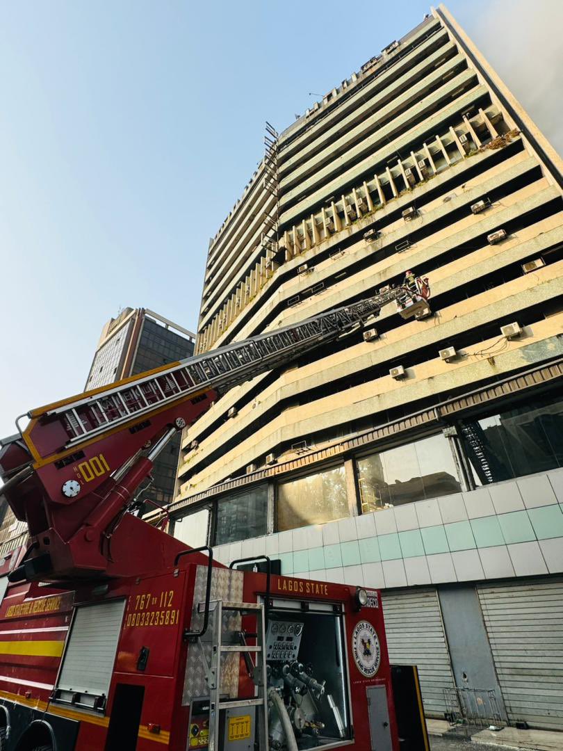 jidesanwoolu's tweet photo. I would like to provide an update as relayed by our on-ground teams regarding the warehouse fire at Mandilas Building, Broad Street, Lagos Island.

The fire originated on the 1st floor and got to the 4th. Currently, our brave teams from Ebute Elefun and Sari Iganmu Fire Stations are actively engaged in firefighting operations.

The cause is yet to be determined, but investigations are underway. Fortunately, no casualties have been reported. 

I’d like to urge everyone to remain calm as all of our first responders are working hard to bring the situation to a complete halt.

I salute our incredible firefighting teams and other first responders, including security personnel. Your dedication is unmatched as you face this challenge head-on.