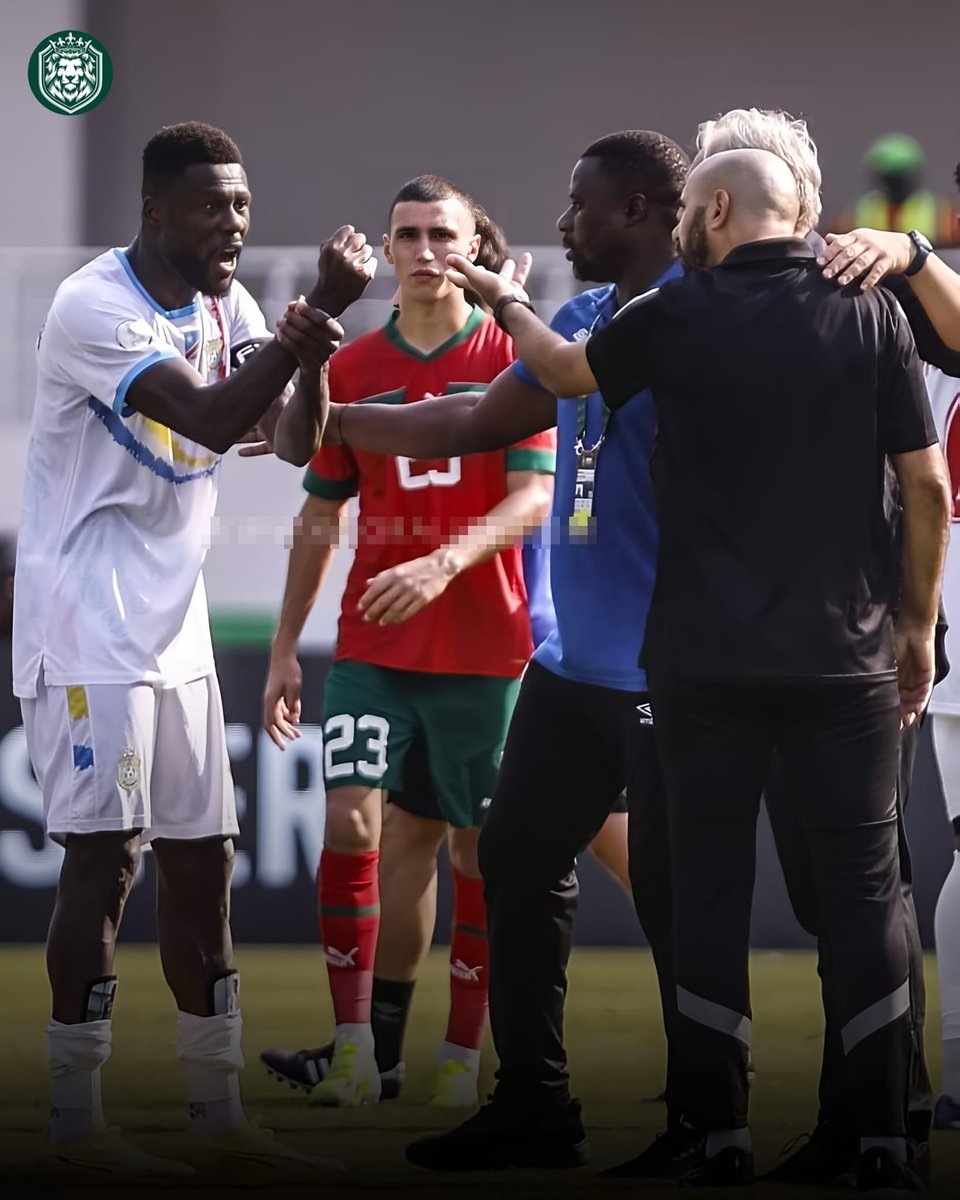 ZeynepZayneb's tweet photo. L’éducation se voit dans les moments durs et on a bien vu ton éducation #mbemba
@mbemba22 apprends a respecter avant d’apprendre le football #marocvsrdc
#RDC #CAF #chancelmbemba https://t.co/3CtZ0SIvWL
