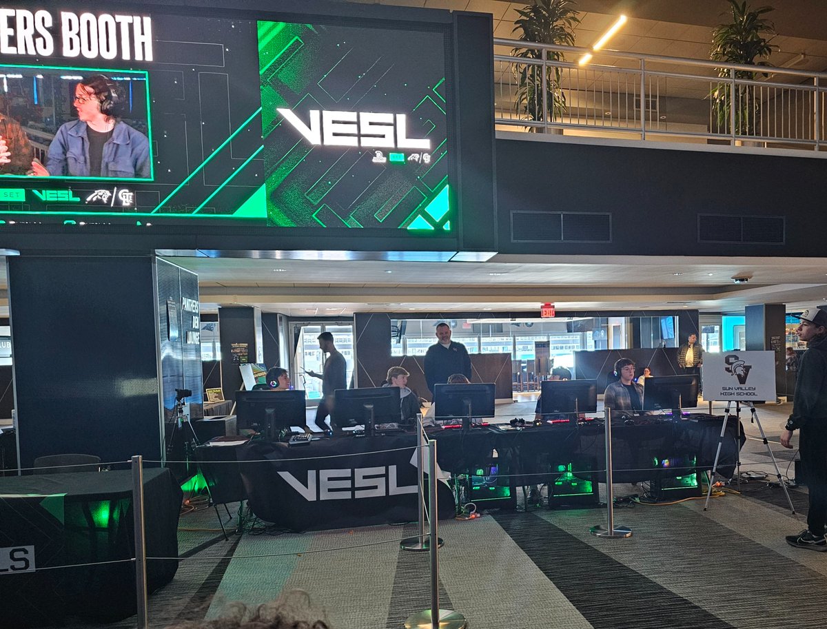michaelcosm's tweet photo. @veslgg @PlayOverwatch  match about to start with @SunValleyHSNC Team B at @bofasta https://t.co/DQi3qO0TSy