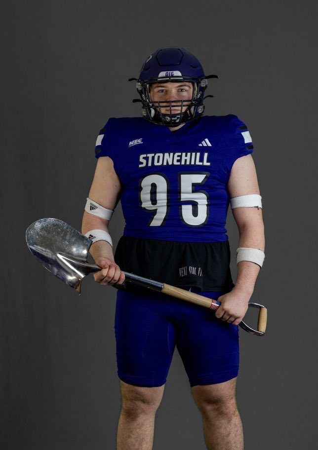AidanHorodnik's tweet photo. Thank you @StonehillFB and
@_CoachFlo for having me up this weekend for an official visit.
After a great conversation with
@CoachEliGardner I am blessed to receive a division 1 offer from their amazing program.
@CoAcHKeLZZz3
@DBP_Football
@IronmenAthletic https://t.co/UZBuZ11ehv