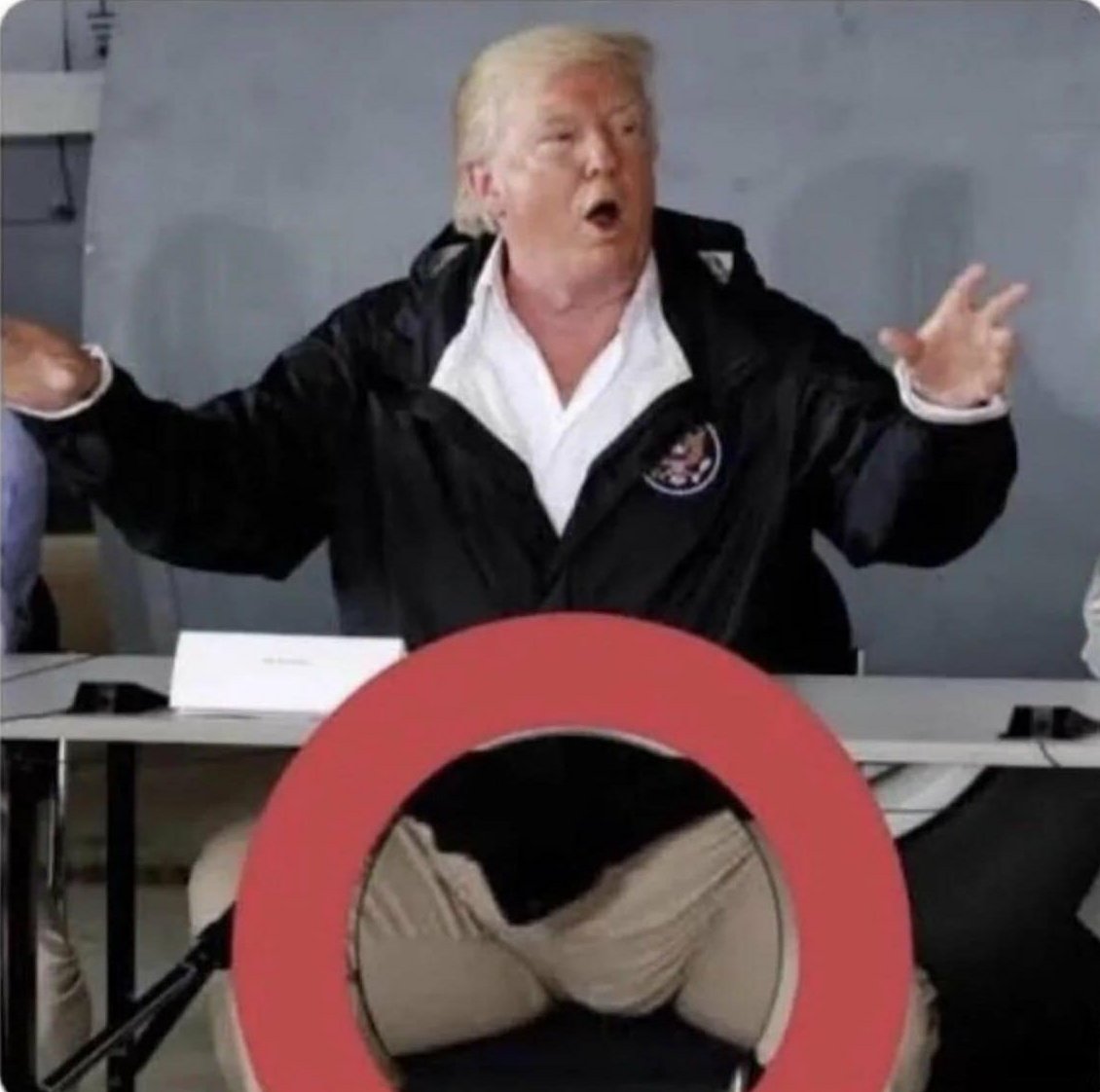 Toonces_Resists's tweet photo. @ShakeelJahangr @JordanBrace8 Dignity staying with a lying, raping, grifting, unfaithful con man who wears diapers and #SmellsLikeAss? Hardly. https://t.co/KId9RaWZTV