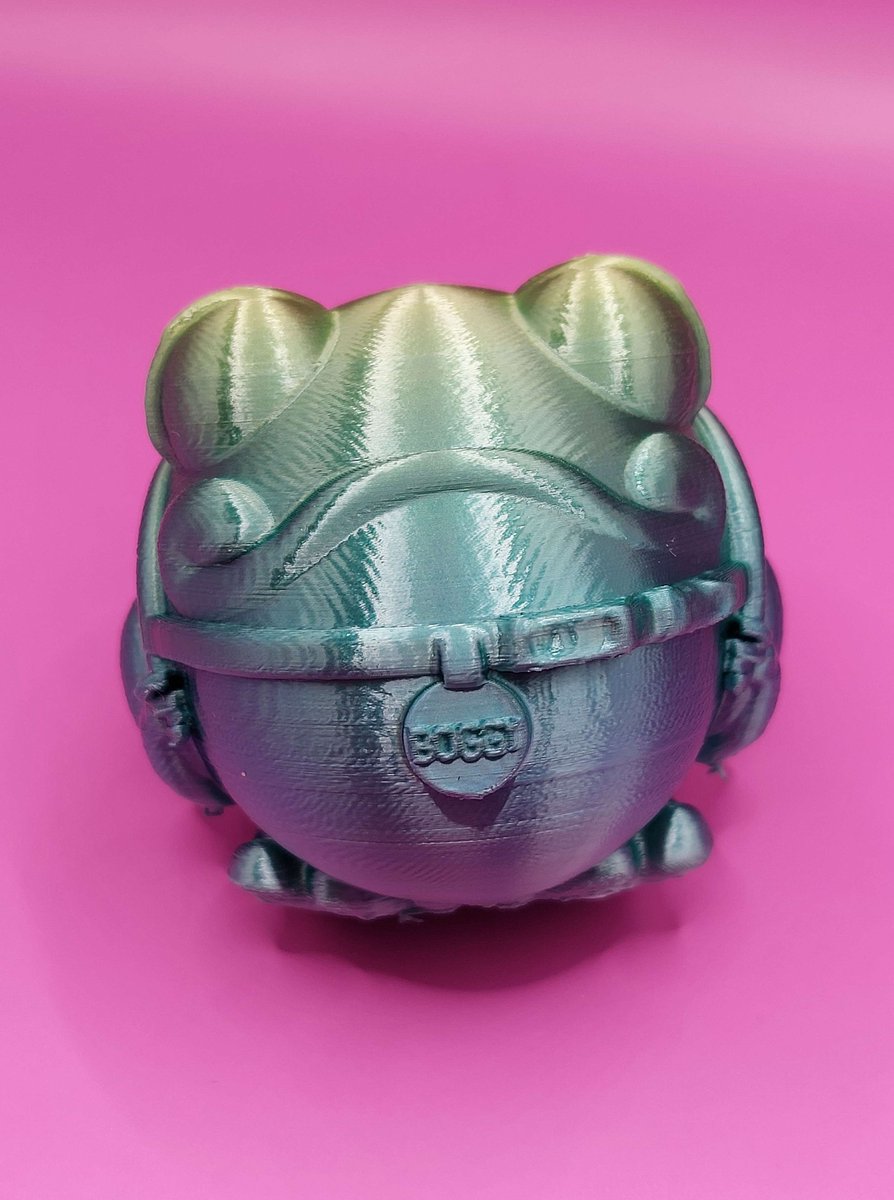 rainbowcake3d's tweet photo. Working on making Boggy! He's really coming along nicely #boggythefroggy
#dimension20
#fantasyhighjryear
#FantasyHigh #3dart
#d20fanart https://t.co/JnsFtEEog6