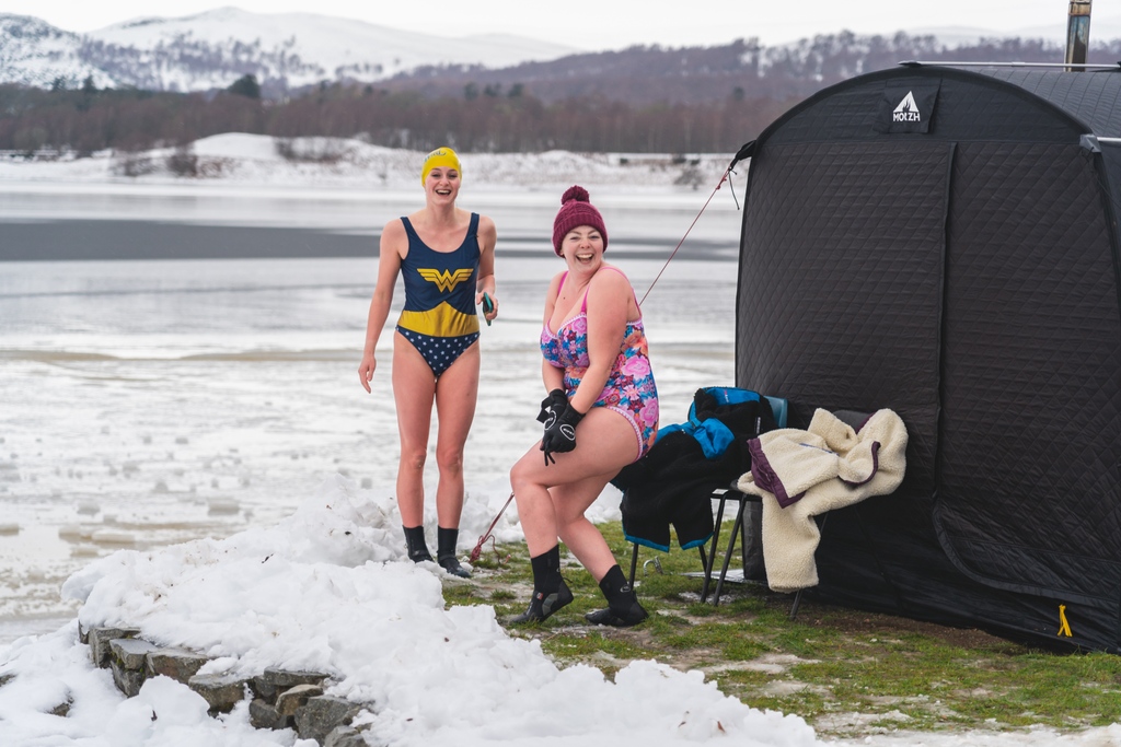 Here at SwimWild, we LOVE the cold... but what about the HEAT?!⁠ ⁠ 2 x mobile saunas and a dedicated ice channel at last year's SwimWild WinterFest were a BIG HIT! (🦀 hats optional!)⁠
#sauna #wildswimming #winterswimming #lochinsh