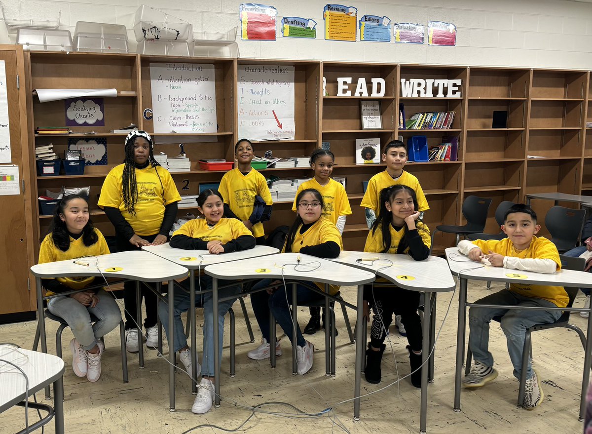 We are so proud of our Tigers @SBE_HCS! They represented Smith-Barnes very well at the Helen Ruffin Reading Bowl in Henry County! Thank you, Mrs. Ashmeade and Mrs. O. Montgomery, for sponsoring our team! We appreciate your support of our students! @cdflemisterbell @ACarrecia
