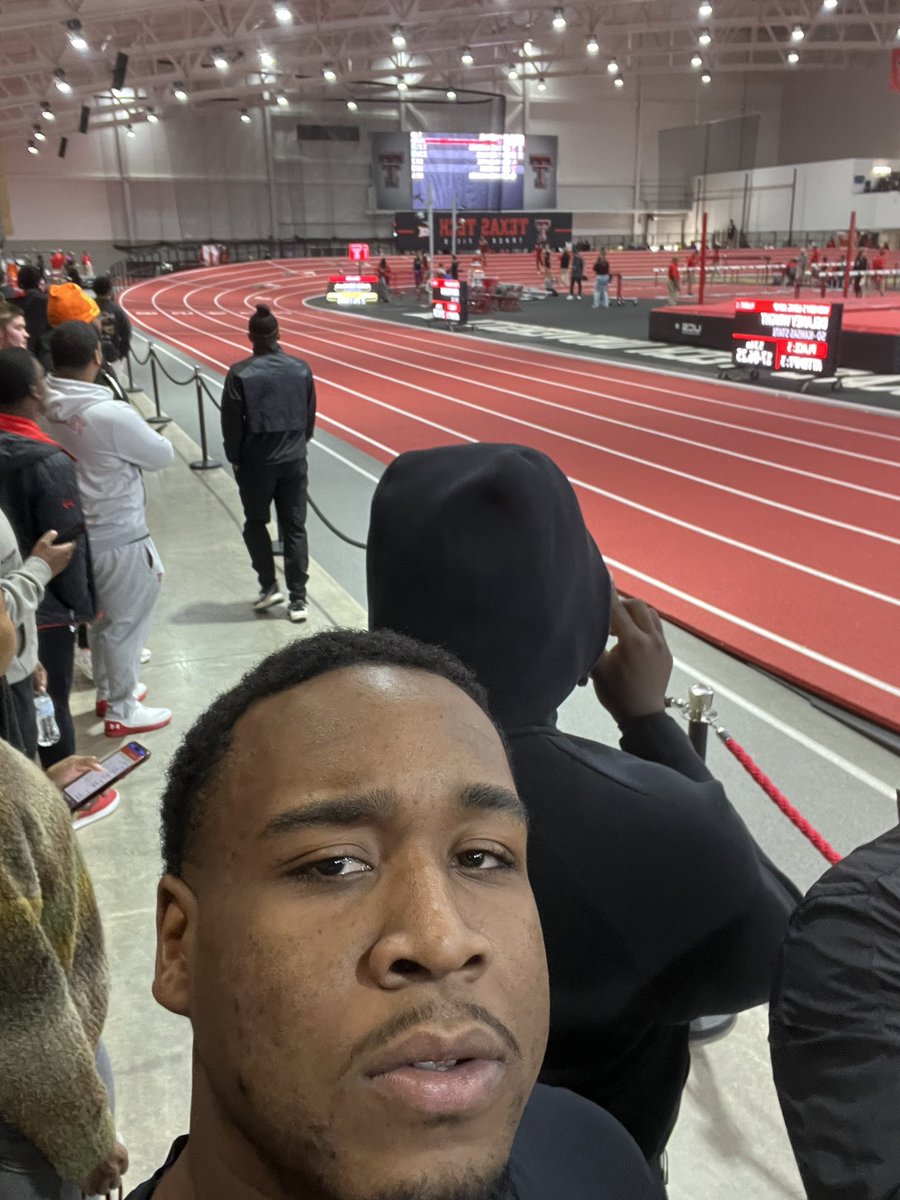 TTURedMambas's tweet image. My man out there supporting our track runners!!!! @JoeyMcGuireTTU @Coach_Martin34