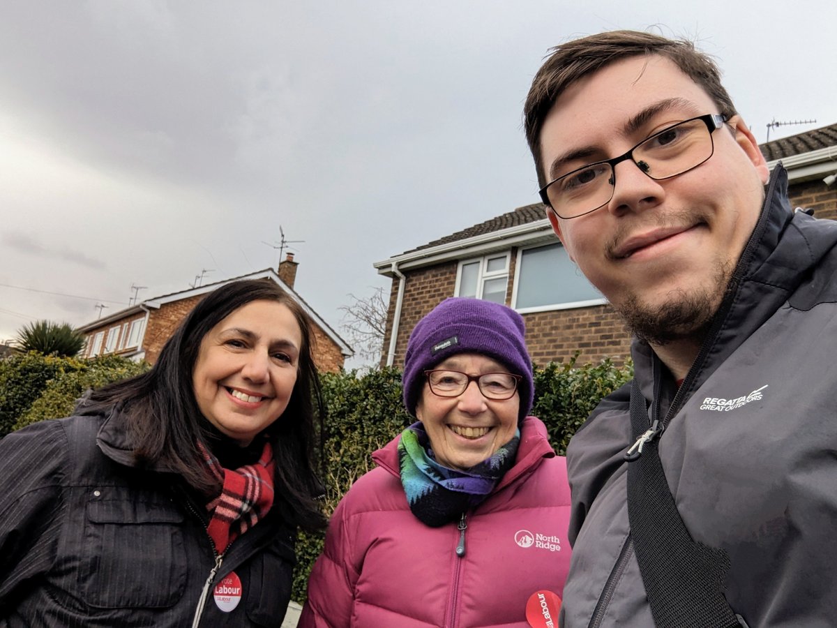 liamcarroll5's tweet photo. We had a great door knocking session yesterday as we knocked doors on Pear Tree Close &amp; Land Oak Drive yesterday. We had plenty of positive conversations and discussions on how we can make our community an even better place to live. https://t.co/YSYe960BOM