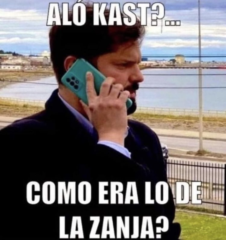 A <a href="/joseantoniokast/">José Antonio Kast Rist 🖐️🇨🇱</a> lo trataron de macabro por proponer una zanja y lo desprestigiaron los mismos que hoy están construyendo la zanja en Colchane.
<a href="/camila_vallejo/">Camila Vallejo Dowling</a> ¿ahora ya no es macabro o es una zanja con perspectiva de género?
<a href="/GabrielBoric/">Gabriel Boric Font</a>