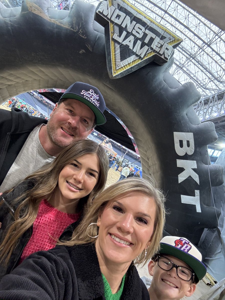 Crystal Mills “Aunt KiKi” tweet media