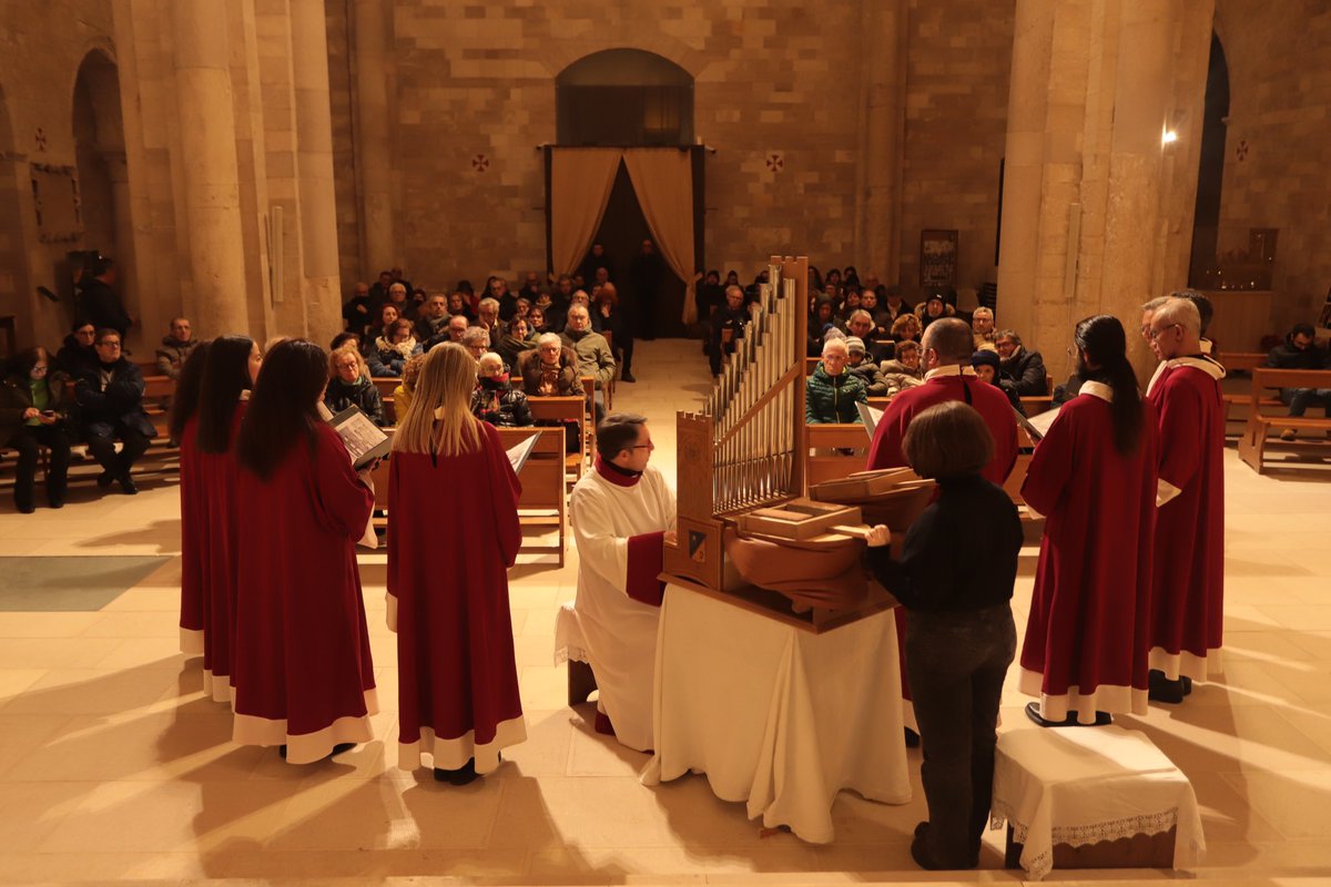 CCorradiana's tweet photo. ✨ 📜 Ufficio in canto neogregoriano In Festo Maternitatis Beatæ Mariæ Virginis 

🎶 Cappella Musicale Corradiana,  Schola Gregoriana
Antonio Magarelli, præcentor 
Gaetano Magarelli, organista 

⏳Organo positivo gotico opera del maestro organaro Paolo Tollari
20.01.2024 https://t.co/EMlSktSKun