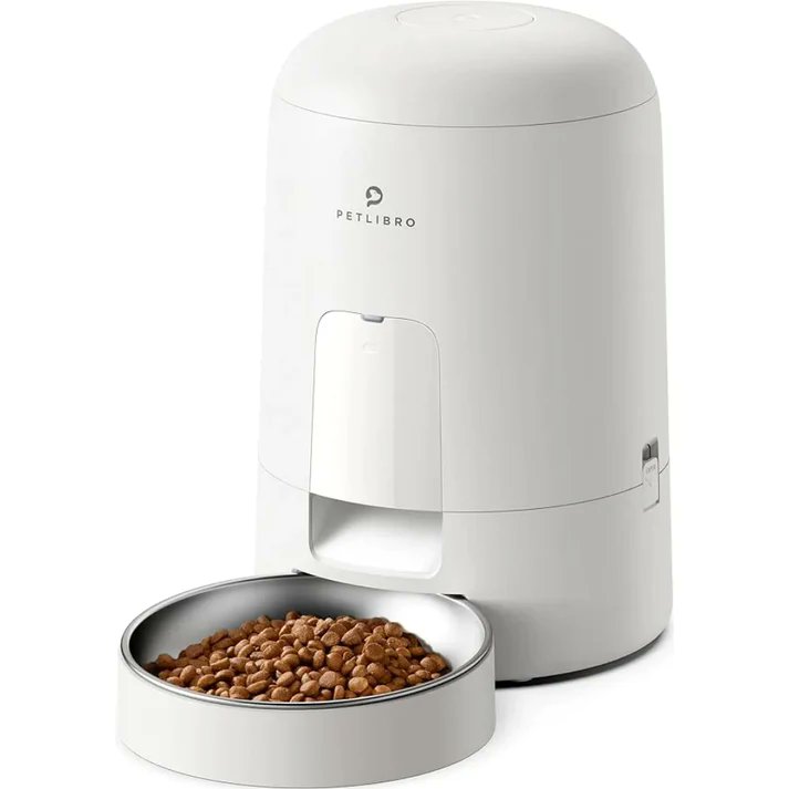 AMcbride25596's tweet photo. Let technology do the magic by feeding your pets for you. With the most nutritious of dog foods, you load the food in the machine and it comes out during meal time. The smallest of changes make a big impact. https://t.co/MhW9CE7z0T
. 
#petstagram #pets #PetCare #Health #wellness https://t.co/bop2VXSKNO