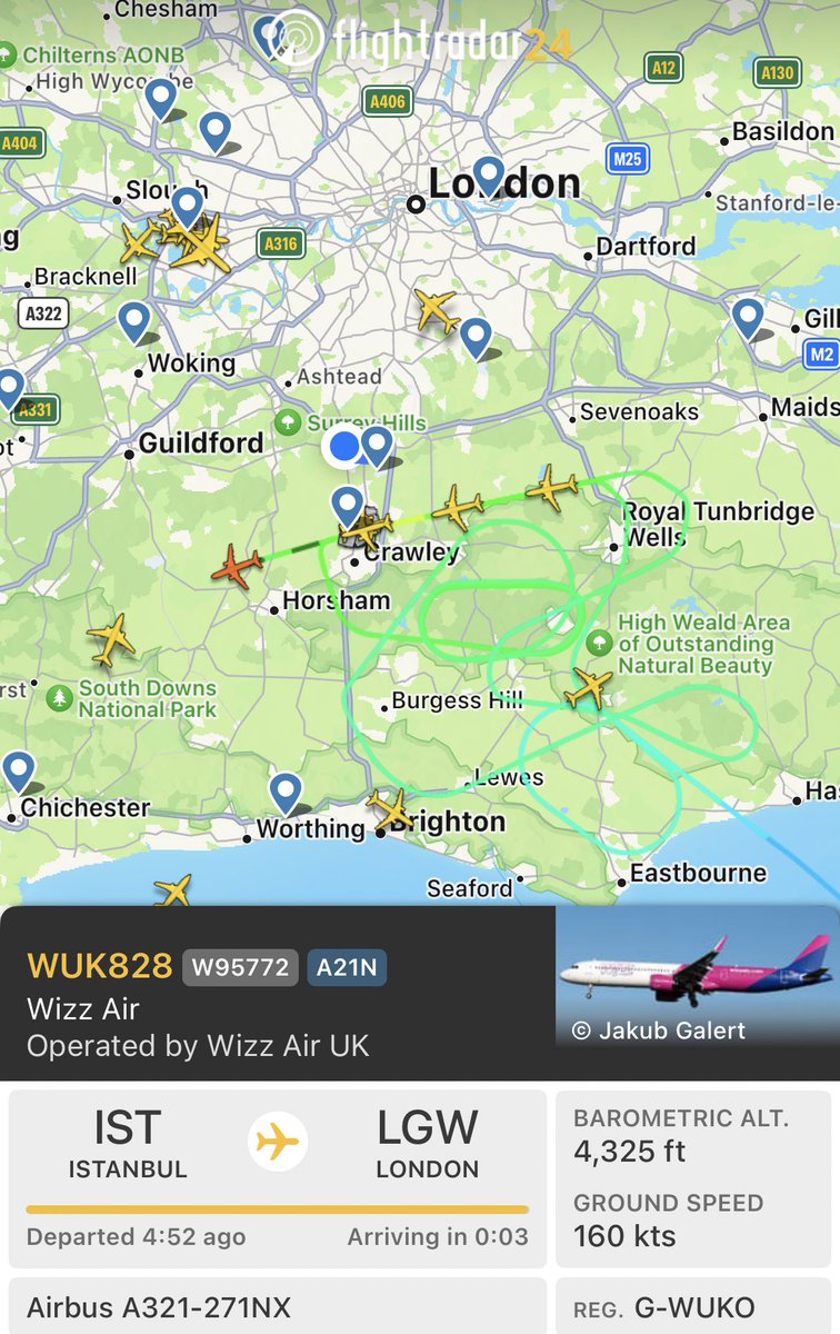 Crazy! Over 12,000 people are tracking this Wizz Air having a mare at #Gatwick #StormIsha