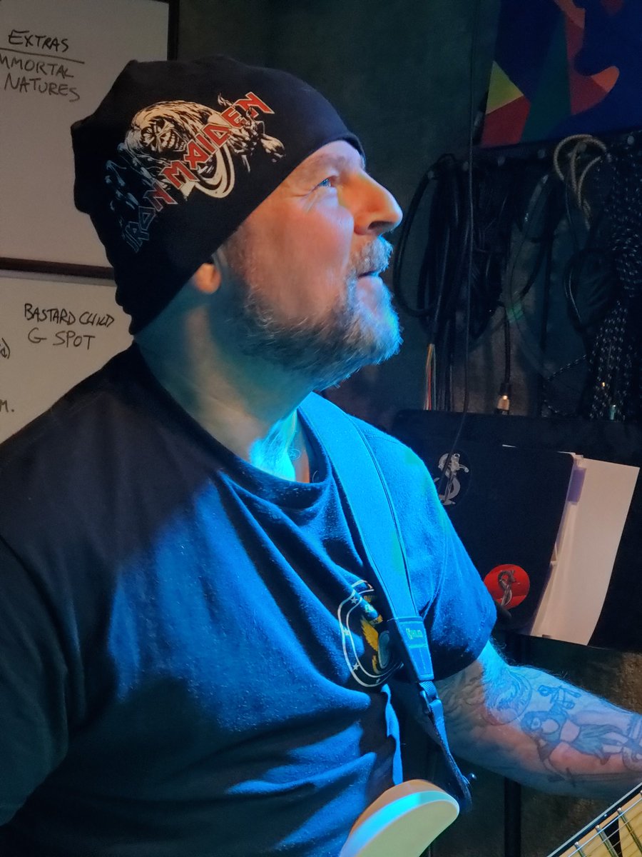 WhiteCrone's tweet photo. Rehearsing/ songwriting with (most of) @SplinterdThrone today
JMo has his warm Maiden hat, Kris is doing his Dave Melyan impression, and I think our bass player Bailey is turning onto @MarkHammill
#heavymetal #CatchTheThrone https://t.co/Tk0qXKotbh