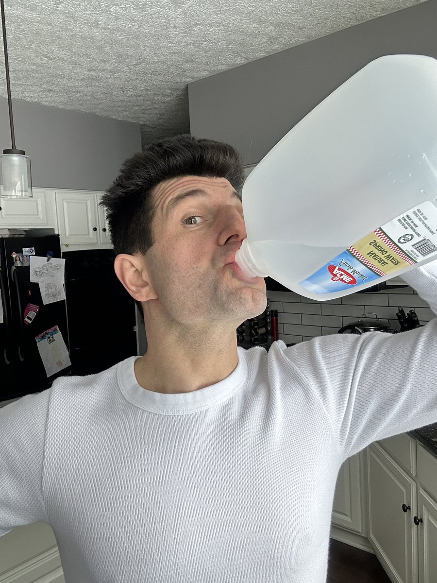 stevewazz's tweet photo. Finished up a 3 day water fast. 🤯

Decided to do this reset after a month of holiday feasting. We ate some cookie in December!! Here is what went down…. https://t.co/09ugdiWAhA