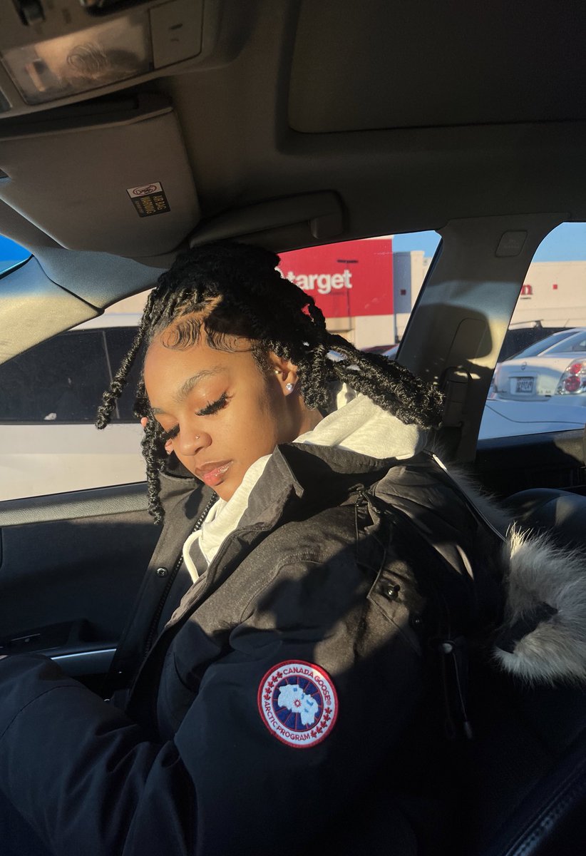 jadaaxsimonee tweet media