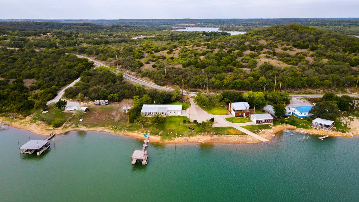 🚨🌊Lakefront Paradise For Sale‼️🌊🚨
932 Hwy 2807, Cisco, TX, 76437

landcompanyoftexas.com/932-hwy-2807-c…

Land Company of Texas
Listing Agent:  Matt Gilmore, Broker
📱254-243-0557

#Lakefront #Waterfront #LakeCisco #CiscoTX #EastlandCounty #EastlandCountyRealEstate