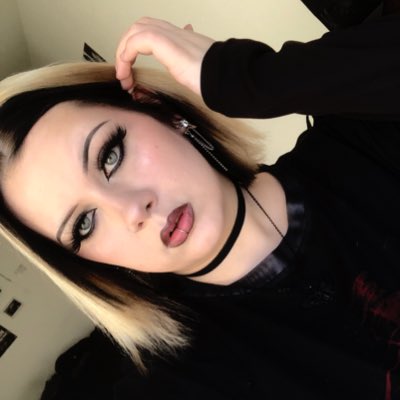 deadcinderella6's tweet photo. #NeuesProfilbild https://t.co/auUmbw92WX