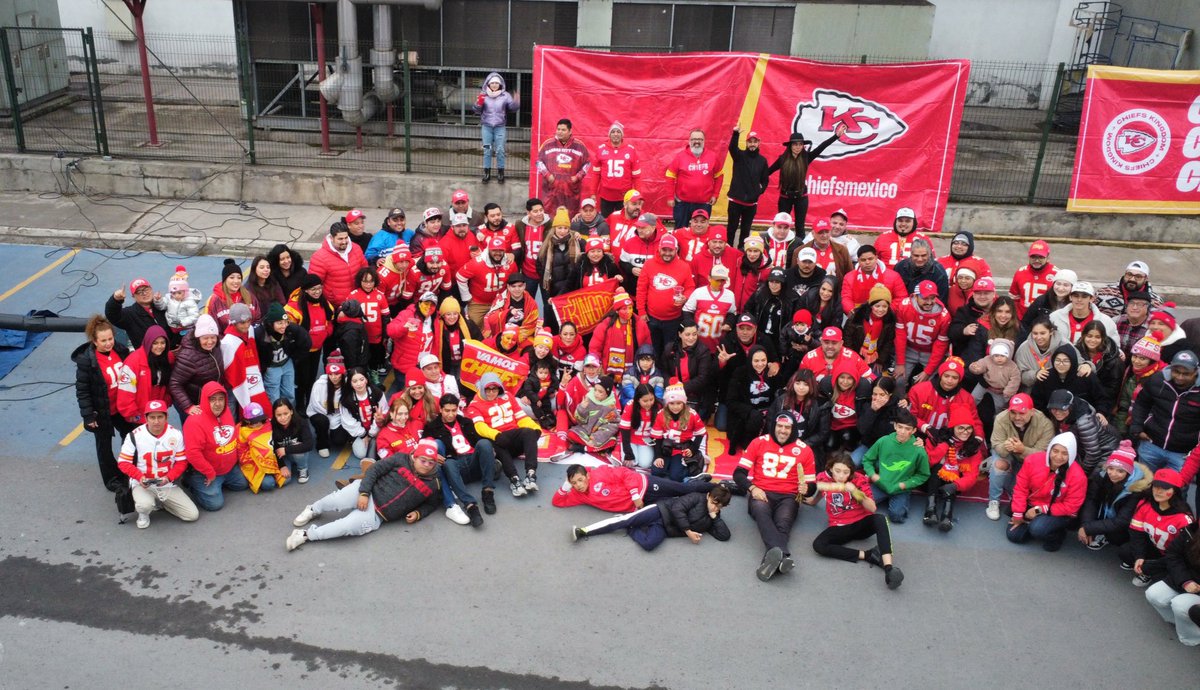 GZC18's tweet photo. #ChiefsKingdom  #TuPaseCompleto  tailgate Monterrey @TUDNMEX https://t.co/97OQRz6j39