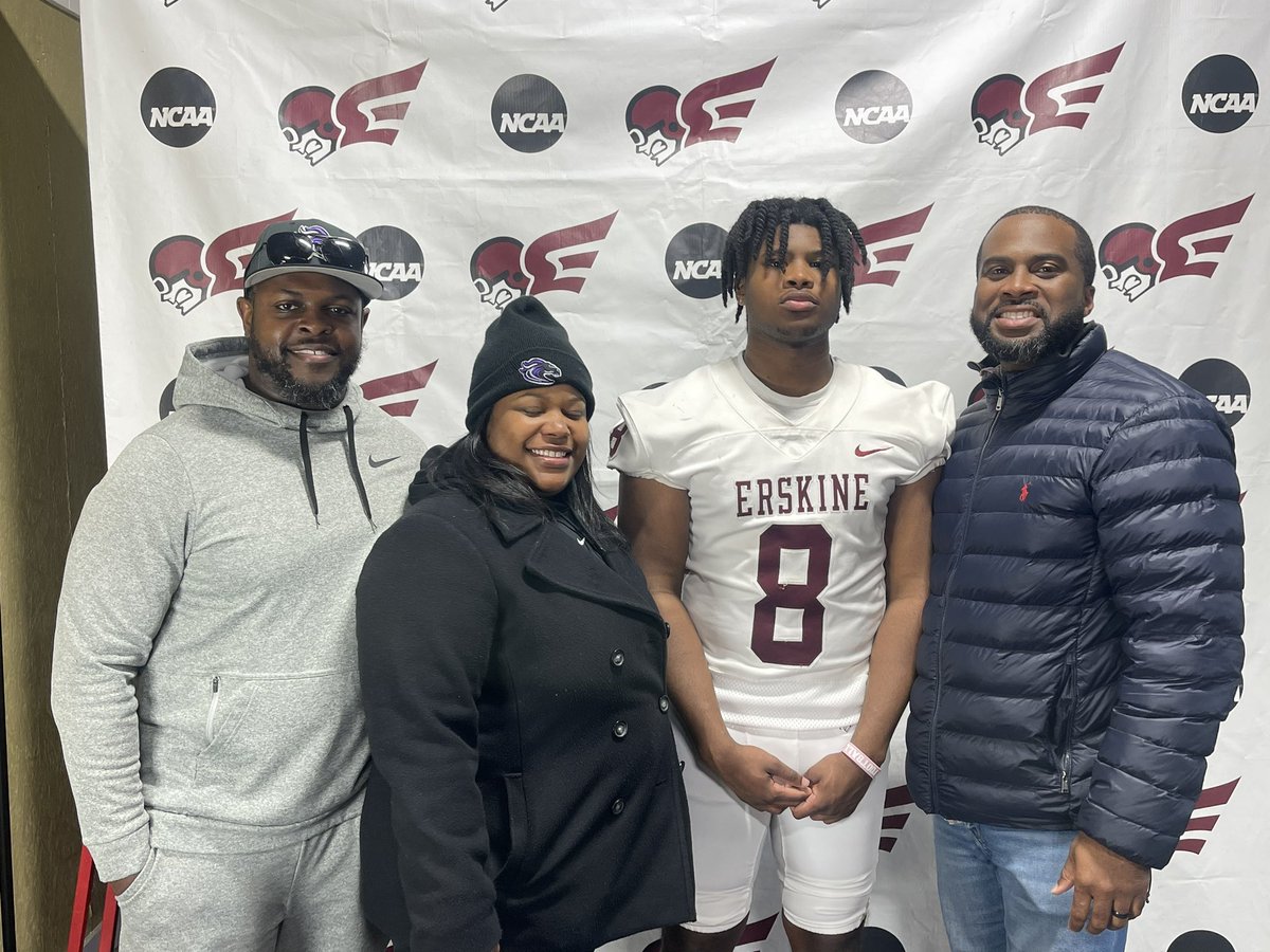 I Had a great time Friday @FleetFB! I definitely enjoyed the environment and atmosphere and felt the love from the entire coaching staff! @CoachTerryAnton @drewengels @CoachCasterlin @BryanNewhouse10 @shapboyd @coachbjeffcoat @RidgeViewF_Ball @CoachHowardII