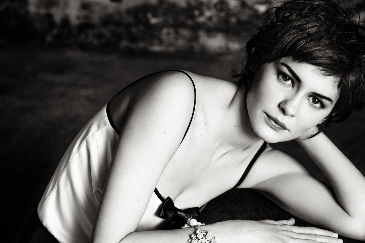 HQActresses's tweet photo. #AudreyTautou
#MaxVadukul
2009
#Amélie #DirtyPrettyThings #Priceless #TheDaVinciCode #Eternity https://t.co/r69lQfdTF1