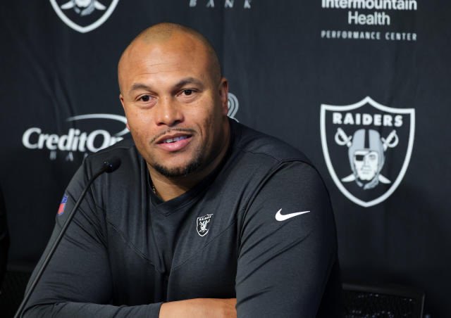 TLBails's tweet image. No longer interim, just COACH!! #AntonioPierce #Raiders #BlackCoaches