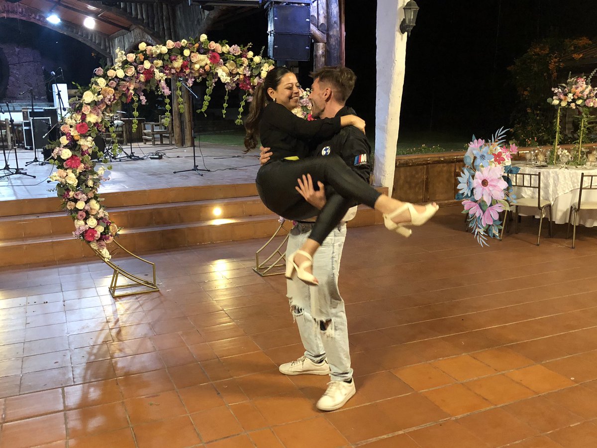 conritmo_dance's tweet photo. 💍 Bellas imágenes de diciembre 2023, del #matrimonio de Gabriel &amp; Cristina quienes ensayaron con nosotros sus #coreografías de #vals y #cortedehonor. Gran experiencia con esta linda pareja.
🙌 Gracias queridos amigos. Muchas felicidades.

🅾️ Próximamente en YouTube #loja #ecu https://t.co/KiLmHNRtsJ