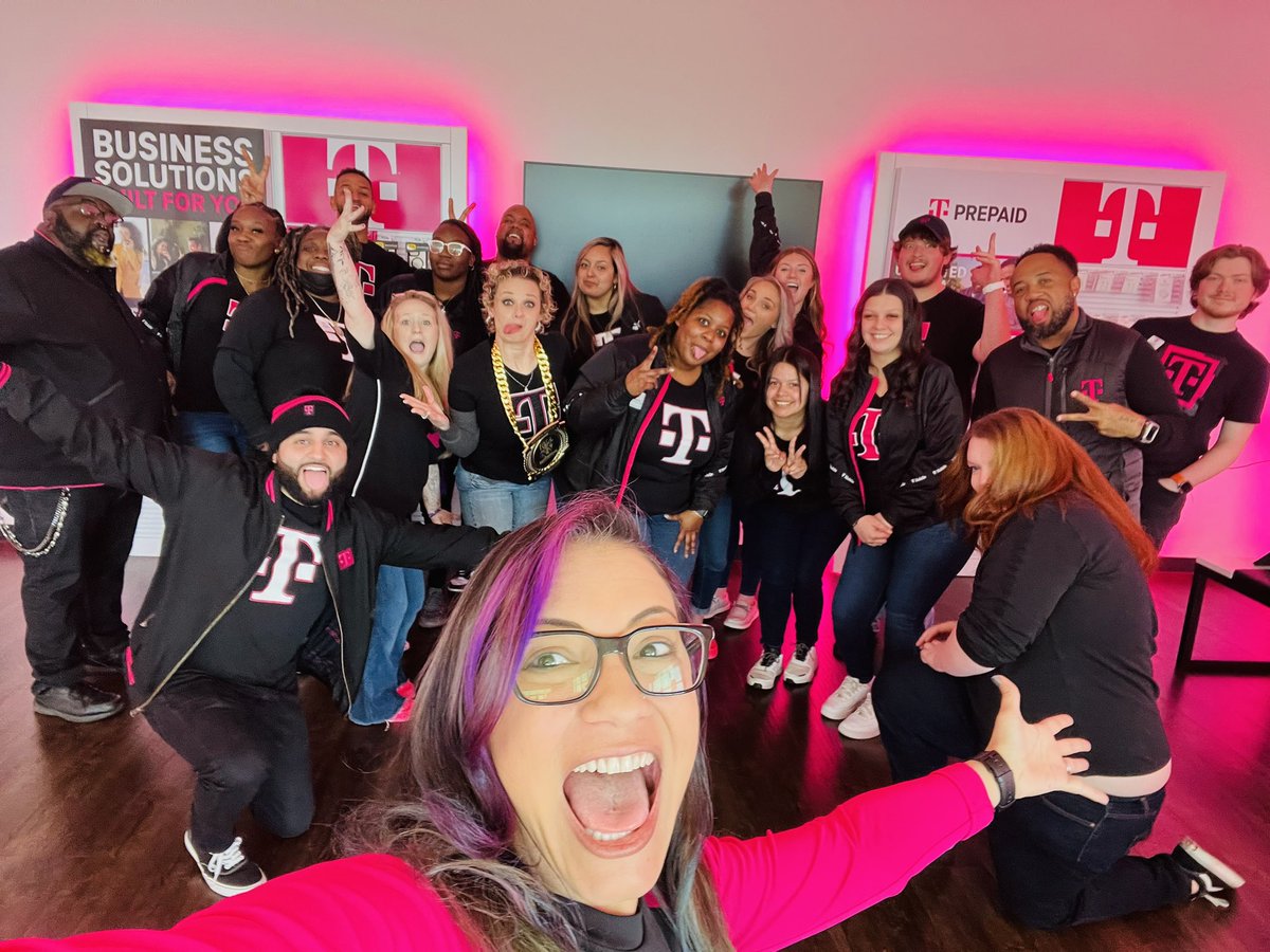 Tina DeTre tweet media