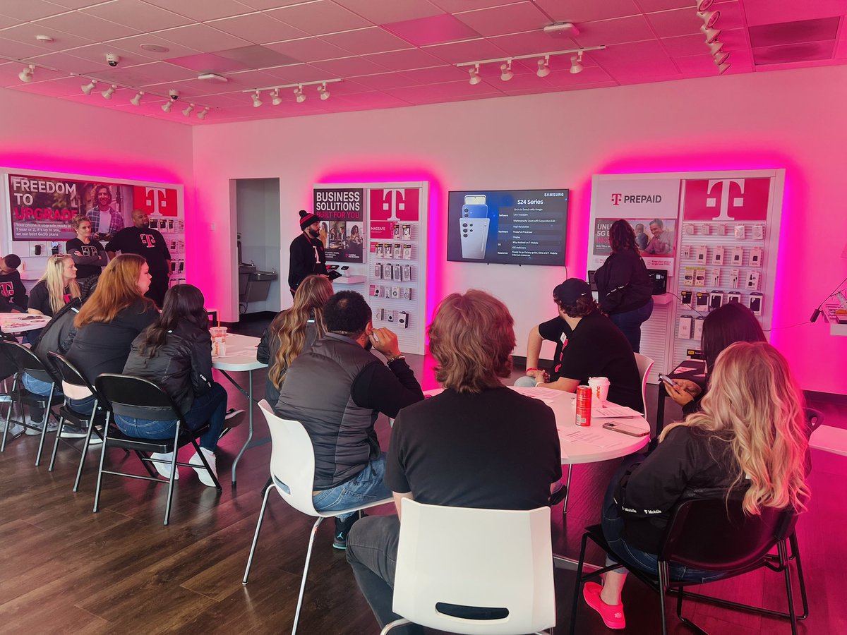 Tina DeTre tweet media