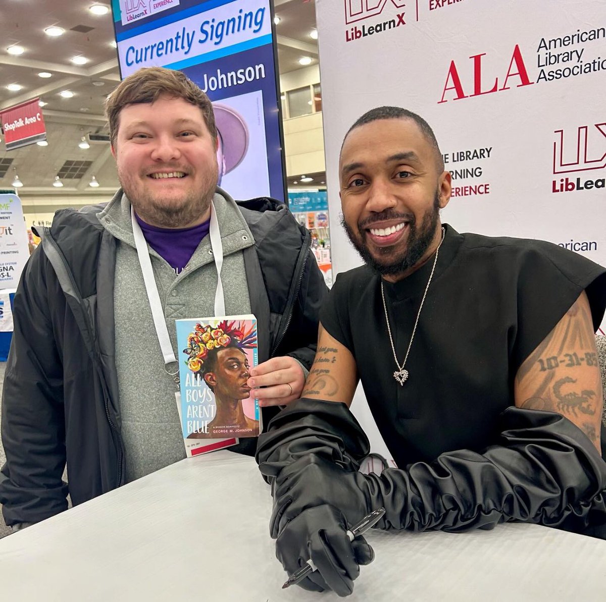 Got to meet the fabulous @IamGMJohnson at #LibLearnX24! 💙📚