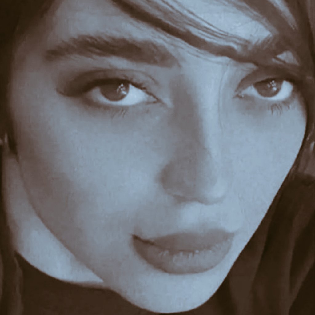 Mojtabapacino's tweet photo. مثل آب خوردن شلیک میکنن جونت رو میگیرن و هرکسی حرف بزنه رو سرکوب میکنن.
هیچ حکومتی تو تاریخ اینجوری نمونده.
شما حرومیا هم نمیمونید...
 #آناهیتا_امیرپور 
#مهسا_امینی https://t.co/zbzEQTUDOA