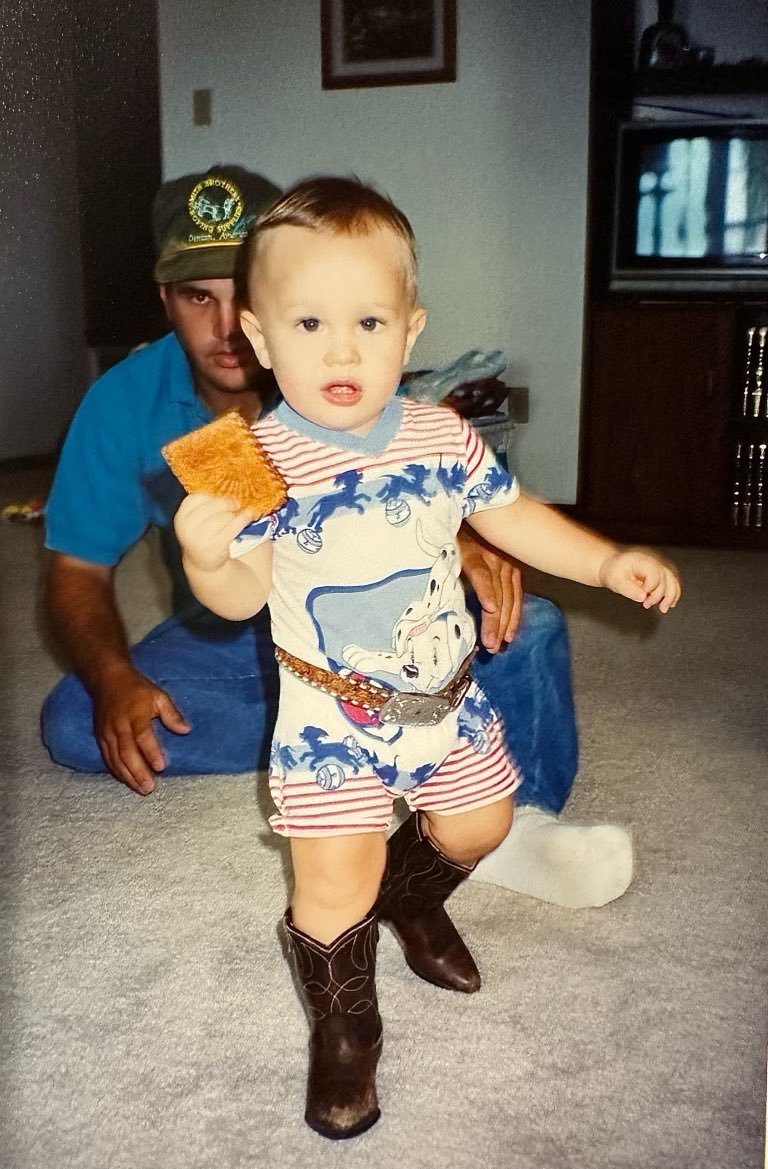 AustinMahone's tweet image. Miami may have destroyed my innocence, but that wholesome Texas boy is still inside