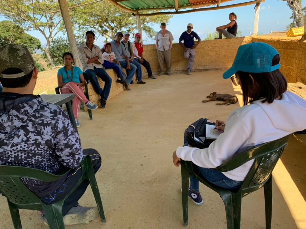 |🇻🇪Crespo
#21Ene 
…Hemos conversado acerca del proyecto Crespo Productivo en café! Con un grupo de  caficultores dé Tumaque, quienes asumirán la vanguardia de este importante proyecto! Sigamos juntos construyendo victorias por un municipio Crespo Feliz y productivo!