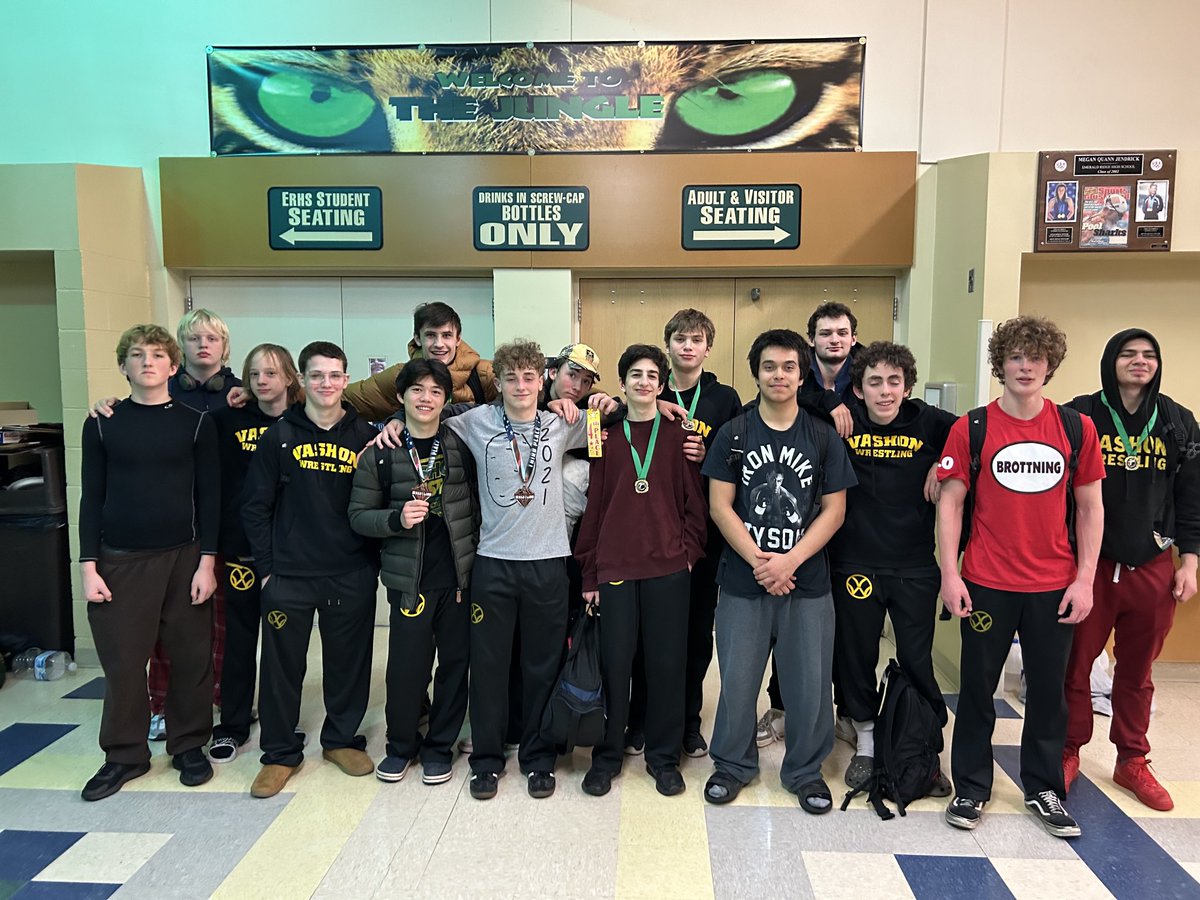 Home Vashon Island Wrestling this Week!
Senior Night and League Title Match on Wednesday (1/24) vs Cascade Christian, starting at 5:30 pm.
Rockbusters Finale on Saturday (1/27), starting at 10 am.
Both events at VHS Gym.
See you there and invite your friends and family!