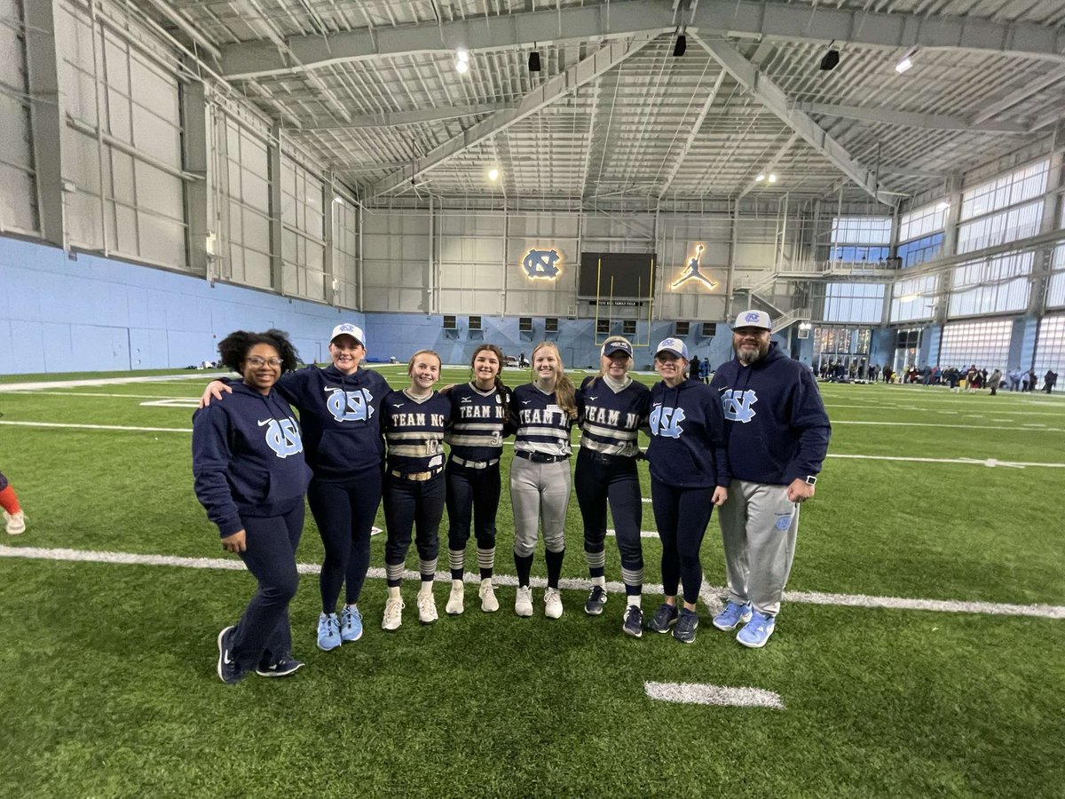 I had a great time at the @UNCSoftball camp this weekend! Lots of great instruction given and lots to take away from this camp! Cant wait to go back! @teamnc_bowman @coachmegsmith @c_lyon22 @Maddie_Holub @coachkiwij