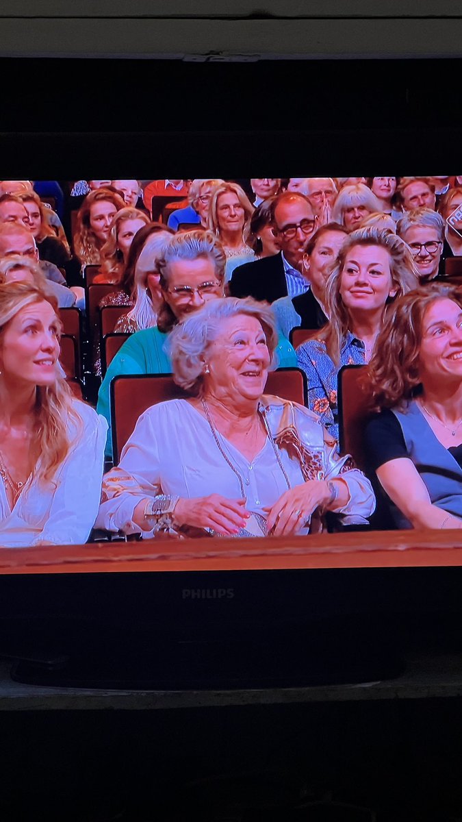 Maar wie is die mevrouw in het publiek nou? #maestro