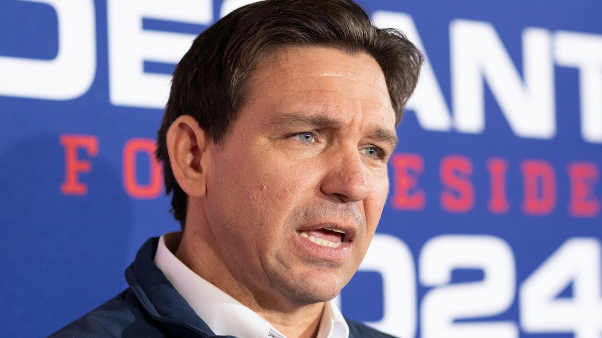 DailyWireNews's tweet image. DeSantis Suspends 2024 Presidential Campaign, Endorses Trump dlvr.it/T1hB13