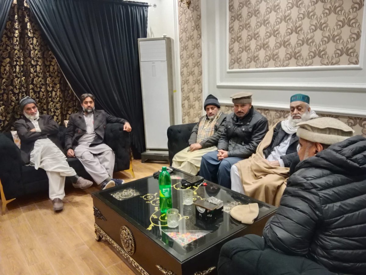 آج پاکستان عوامی تحریک تحصیل اٹک کا مشاورتی  اجلاس  منعقد ہوا جس کی صدارت جناب حاجی عبدالجبار دانش  نائب صدر PAT شمالی پنجاب نے کی جس میں انوار المصطفیٰ جماعتی جنرل سکریٹری PAT اٹک و دیگر ذمہ داران نے شرکت کی۔ 
<a href="/PATofficialPK/">PAT</a> <a href="/GandapurPAT/">Khurram Nawaz Gandapur</a>
#اب_کی_بار_عوامی_سرکار